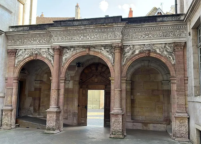 Loft & Privatif アパート *